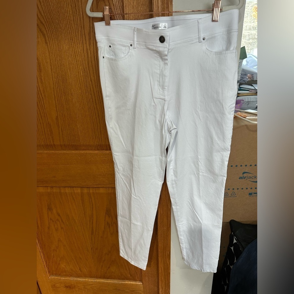 89th & Madison white jeggings